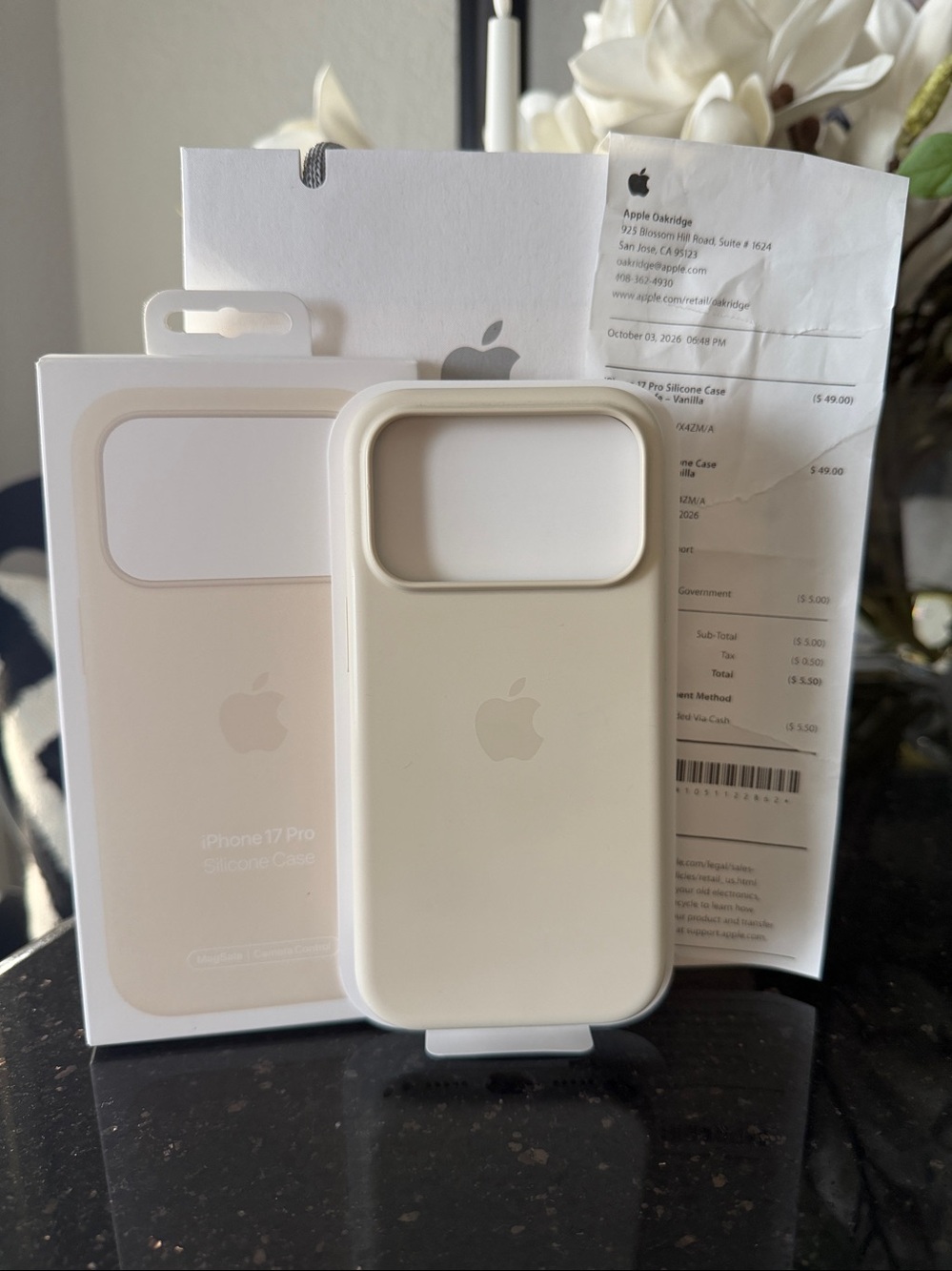 Apple iPhone 17 Pro Silicone Case With MagSafe Vanilla OEM